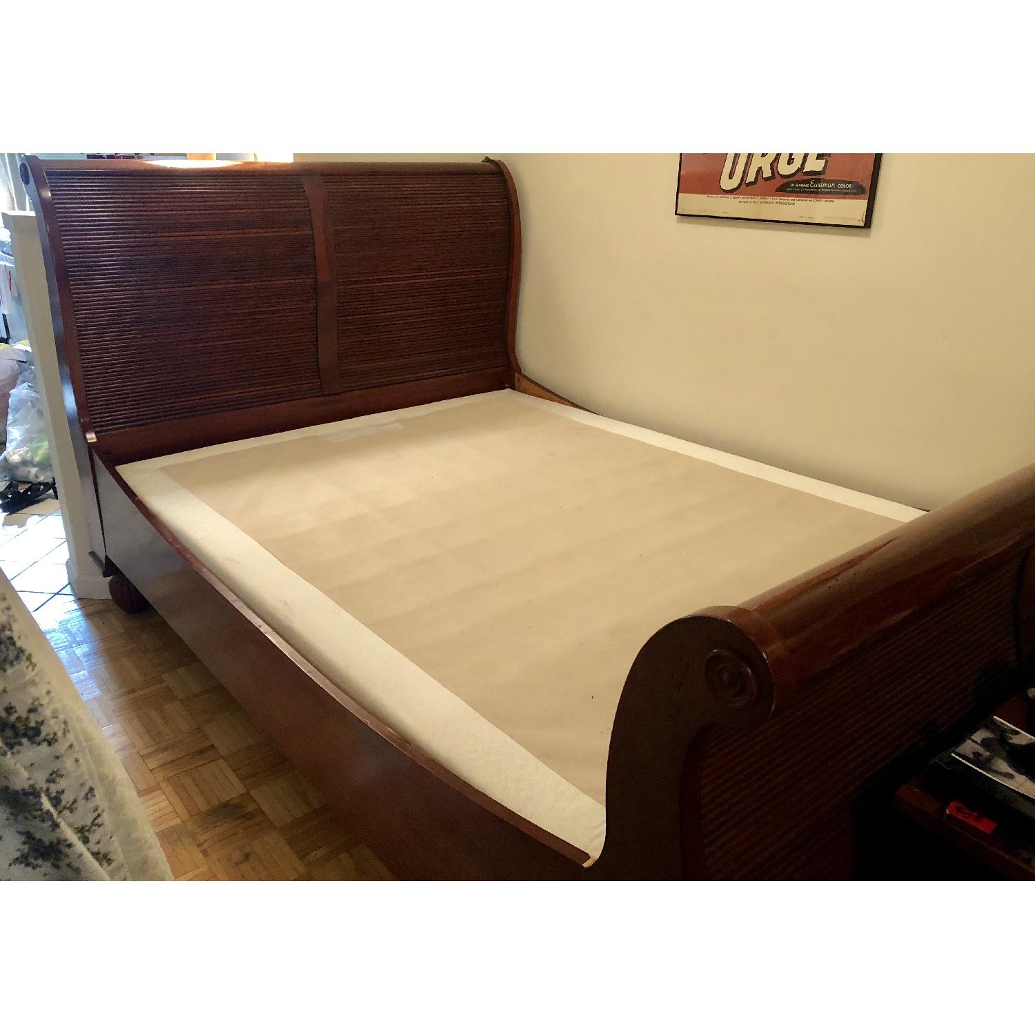 Ethan Allen British Classics Queen Sleigh Bed - image-1
