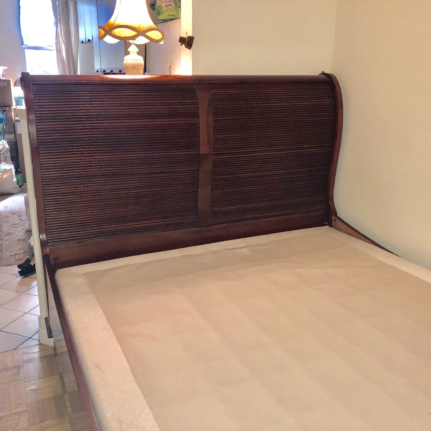 Ethan Allen British Classics Queen Sleigh Bed - image-3