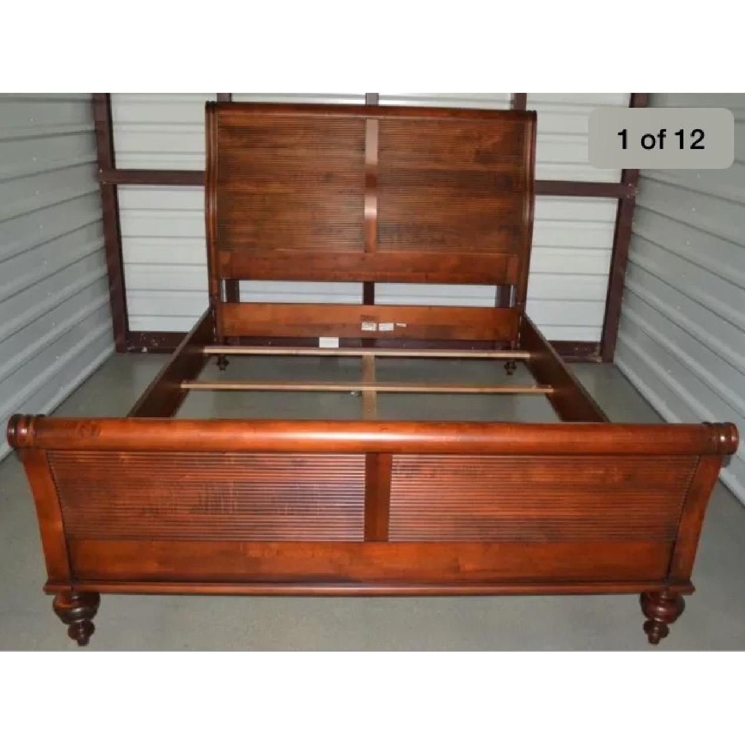 Ethan Allen British Classics Queen Sleigh Bed - image-7