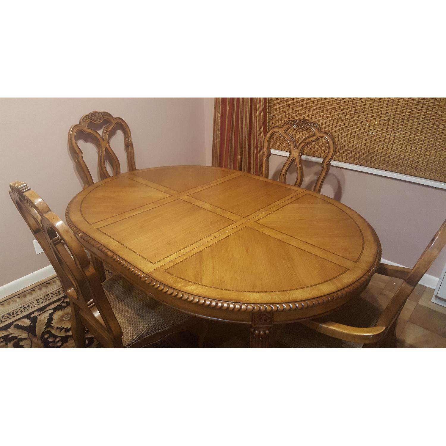 Macy's Expandable Mediterranean Style Round Dining Table w/ 4 Chairs