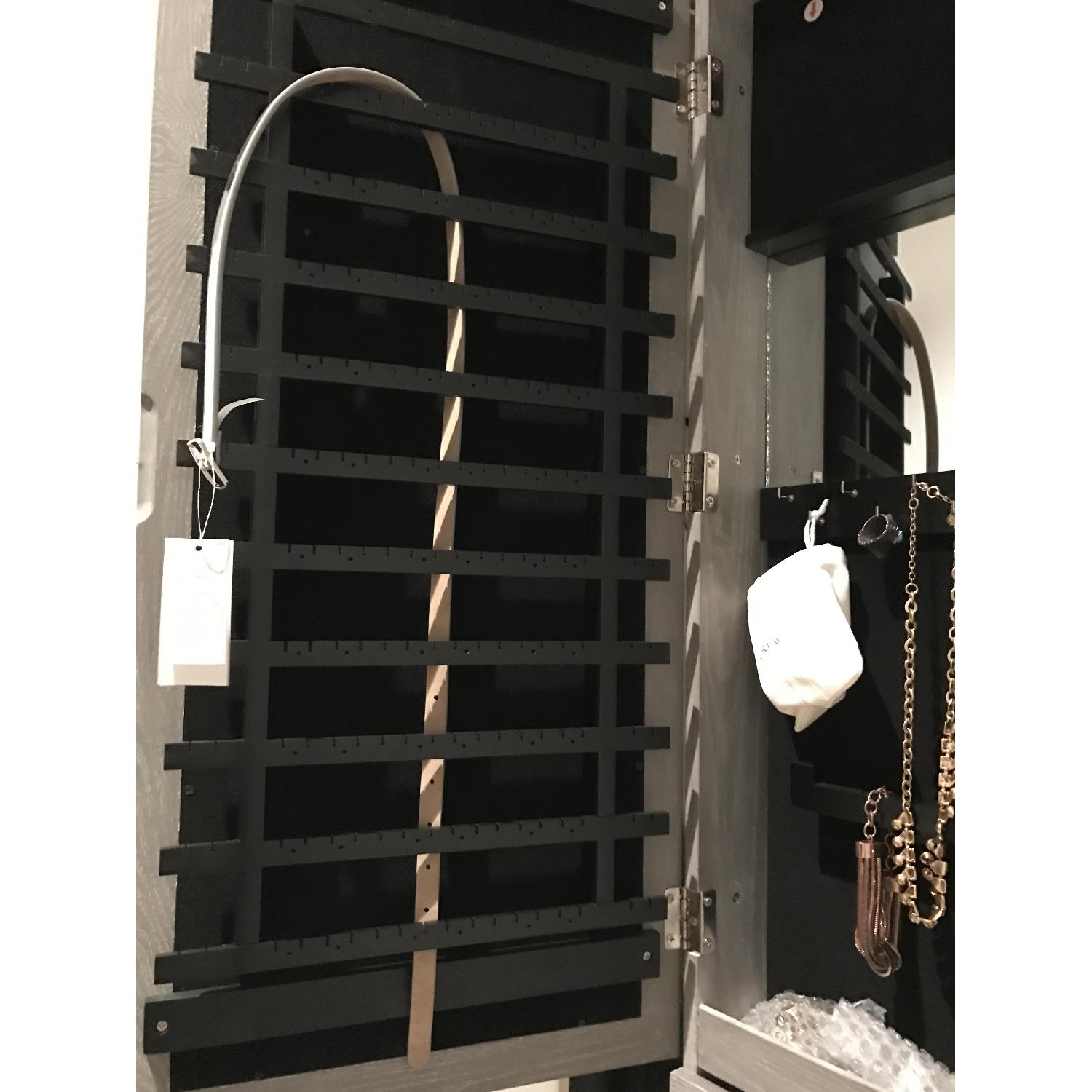 Kohl's Over-The-Door Mirrored Jewelry Cabinet - image-9