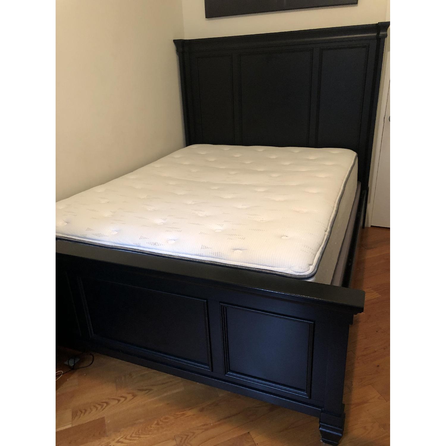 Ashley Greensburg Queen Panel Bed - image-1