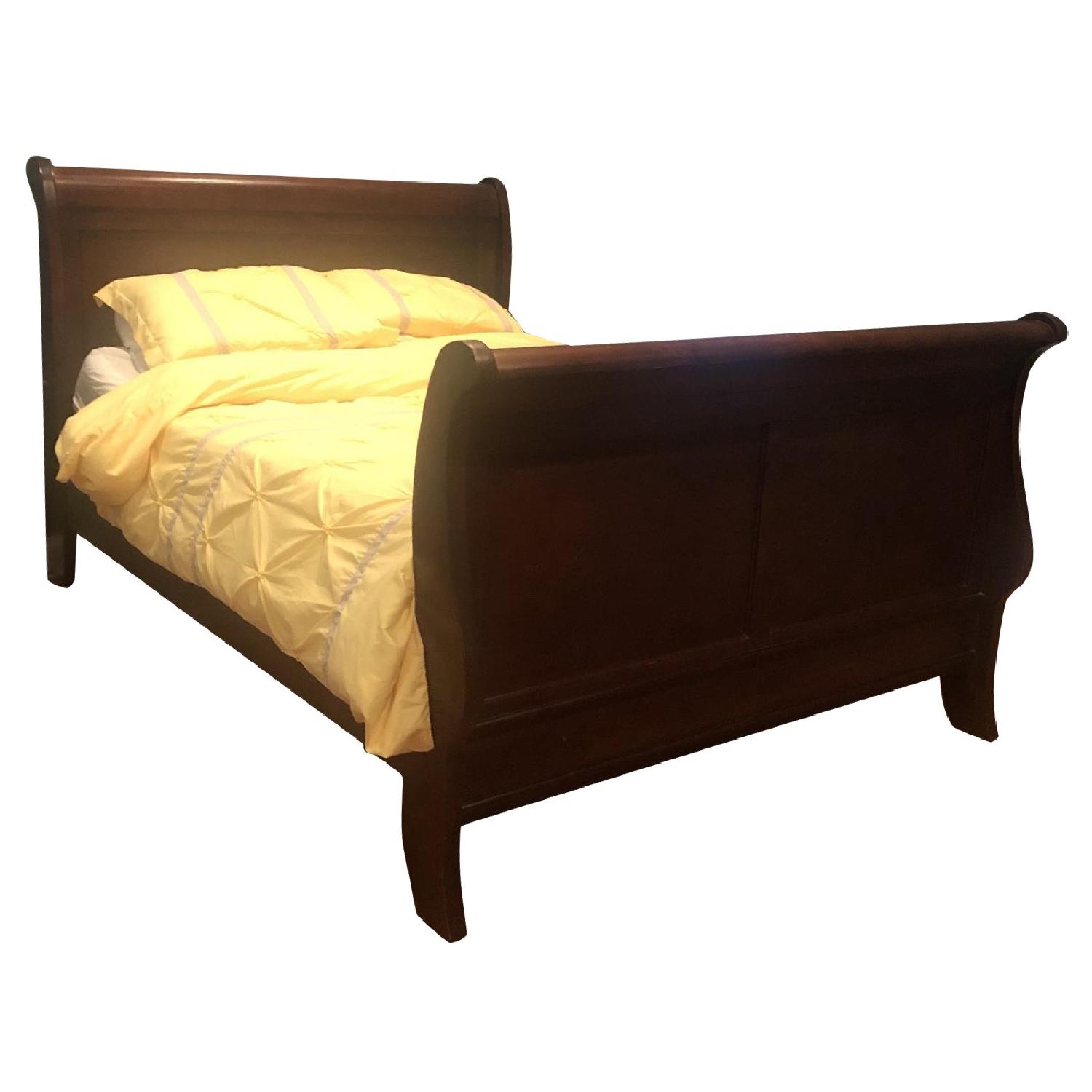 Montage Queen Mahogany Sleigh Bed - AptDeco