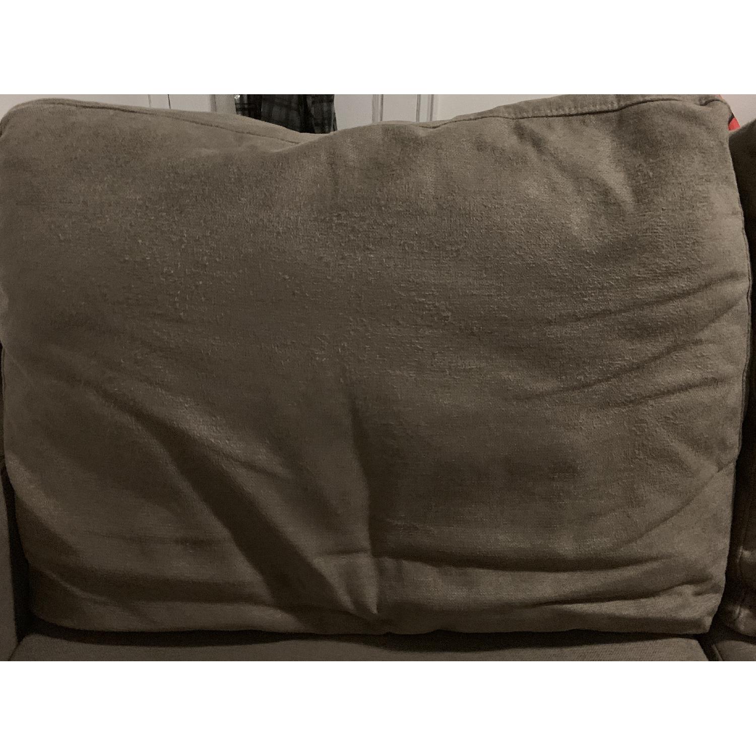 Pulaski Convertible Sectional Sofa w/ Chaise - image-5