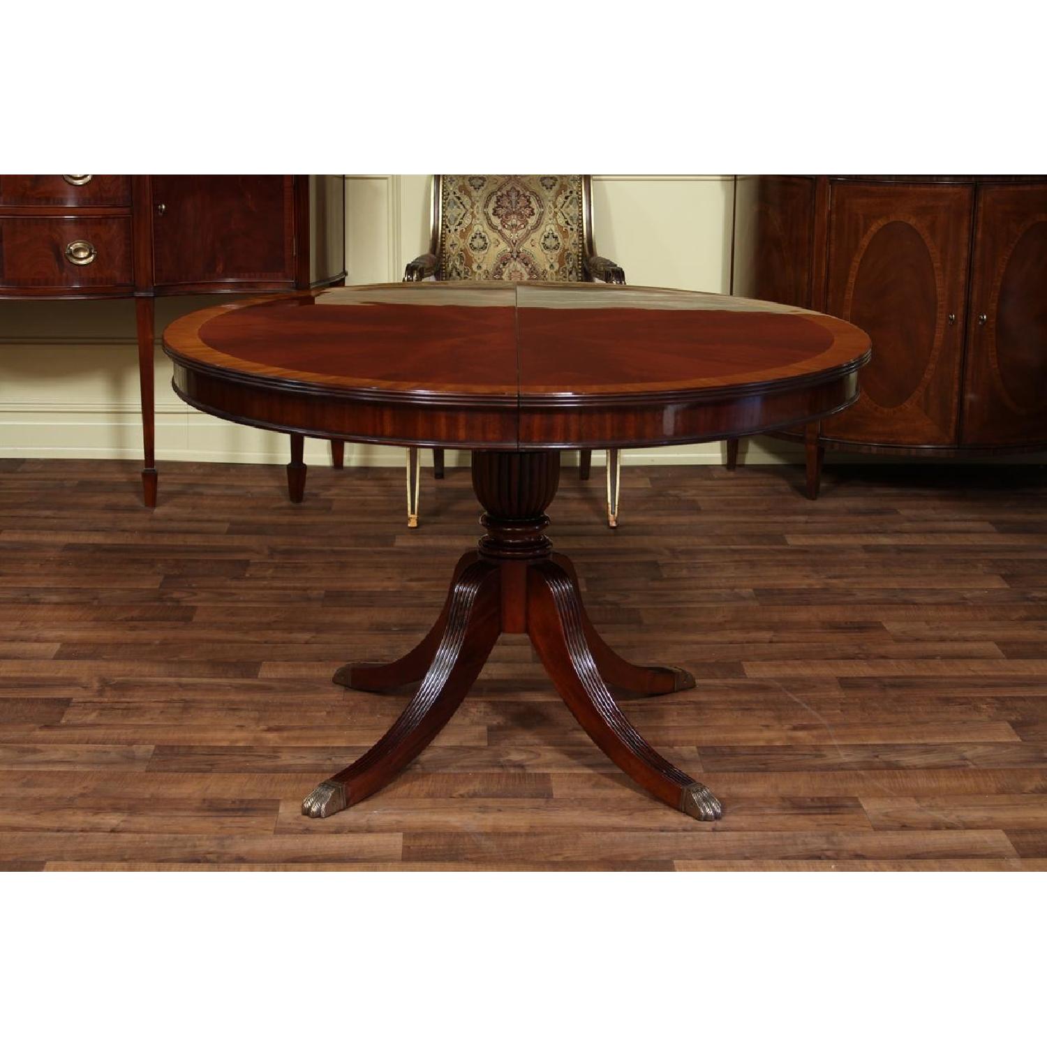 Thomasville Mahogany Coll Pedestal Dining Table - image-1