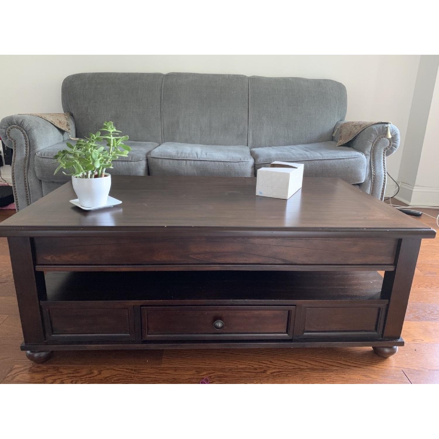 Barilanni Coffee Table With Lift Top Ashley atelieryuwa.ciao.jp