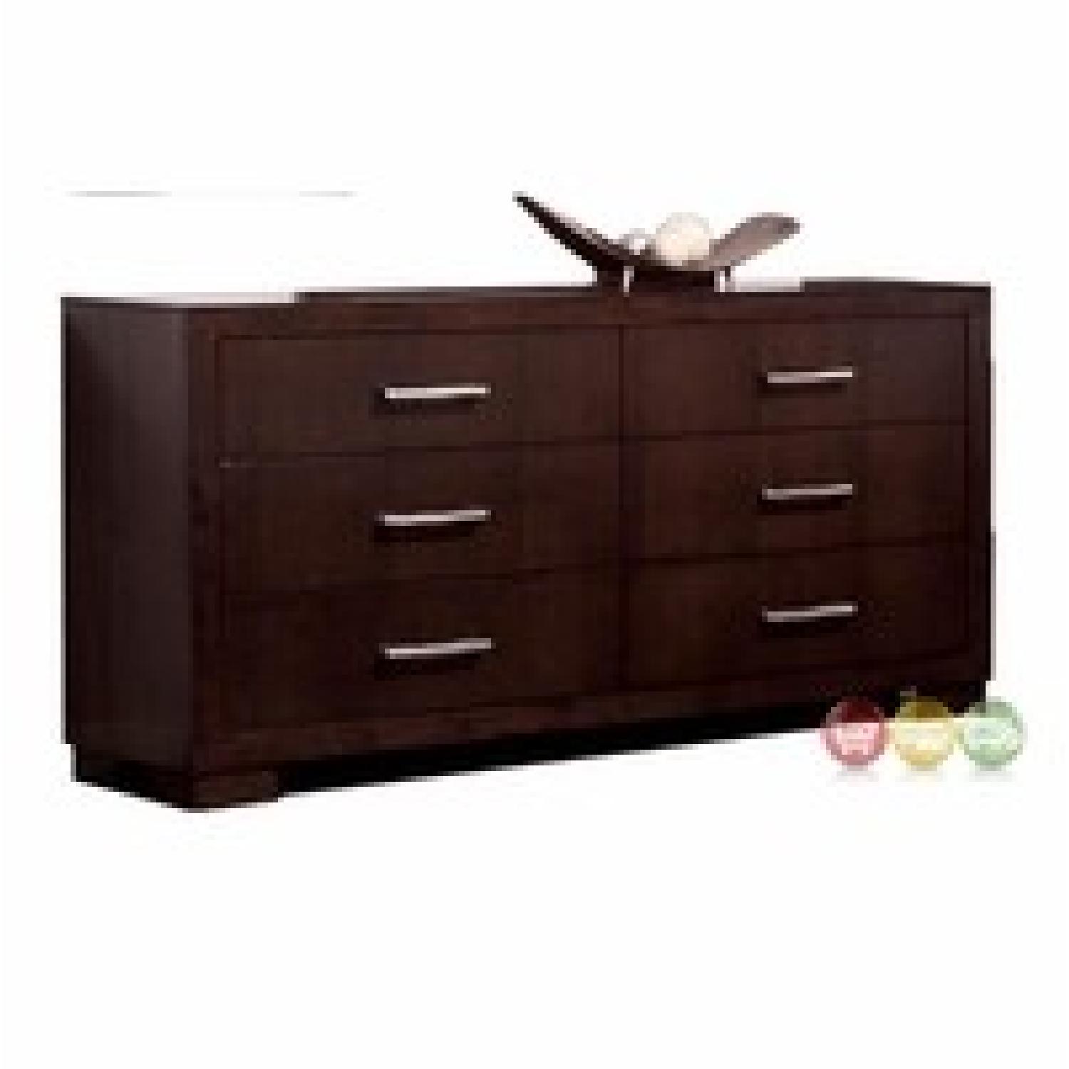 Contemporary Dresser w/ Dovetail & Full Extension Drawers in AptDeco