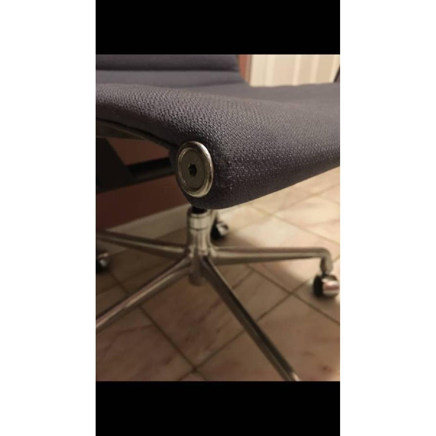 Herman Miller Aluminum Group Chair - image-3