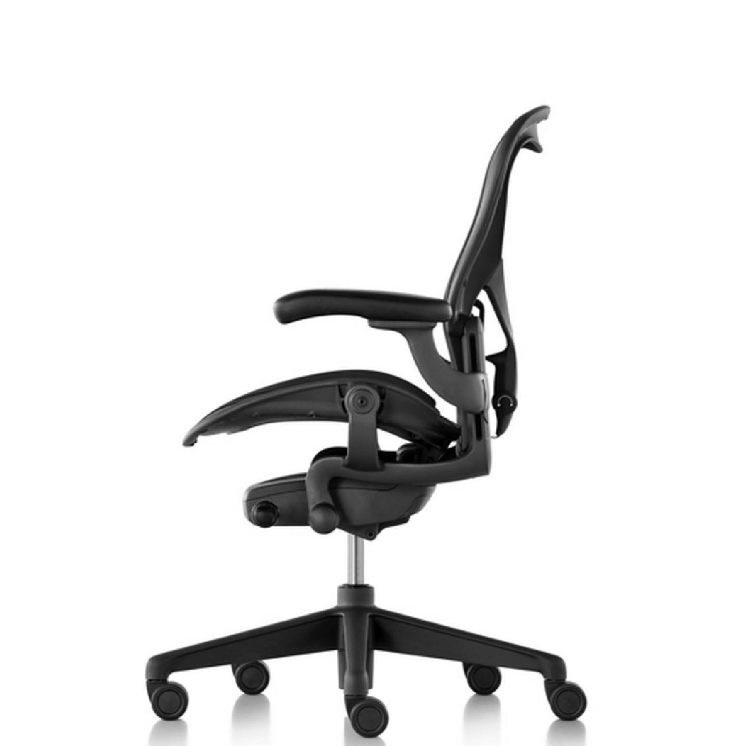 Herman Miller Aeron Chair - image-3