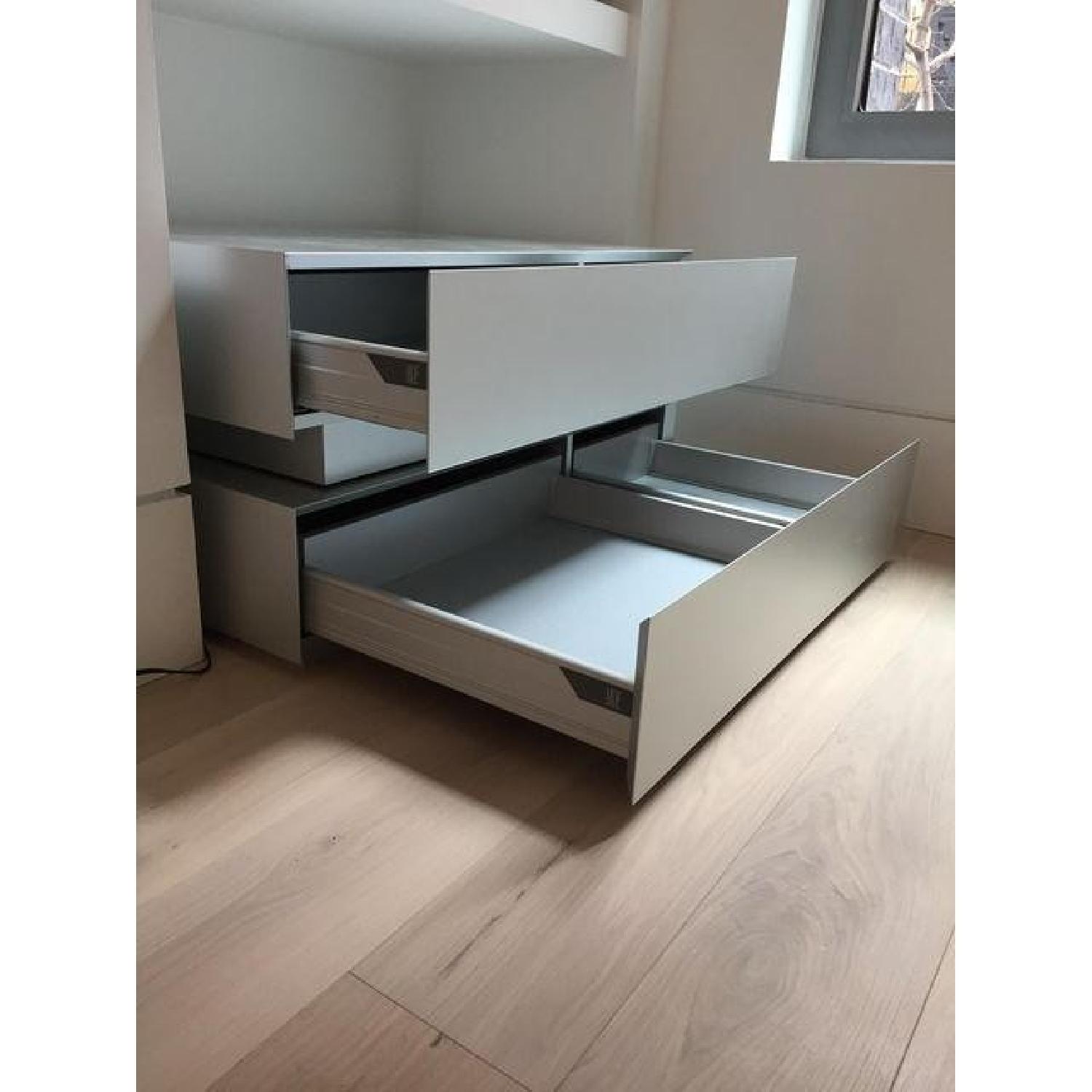 Aluminum Media Storage - AptDeco