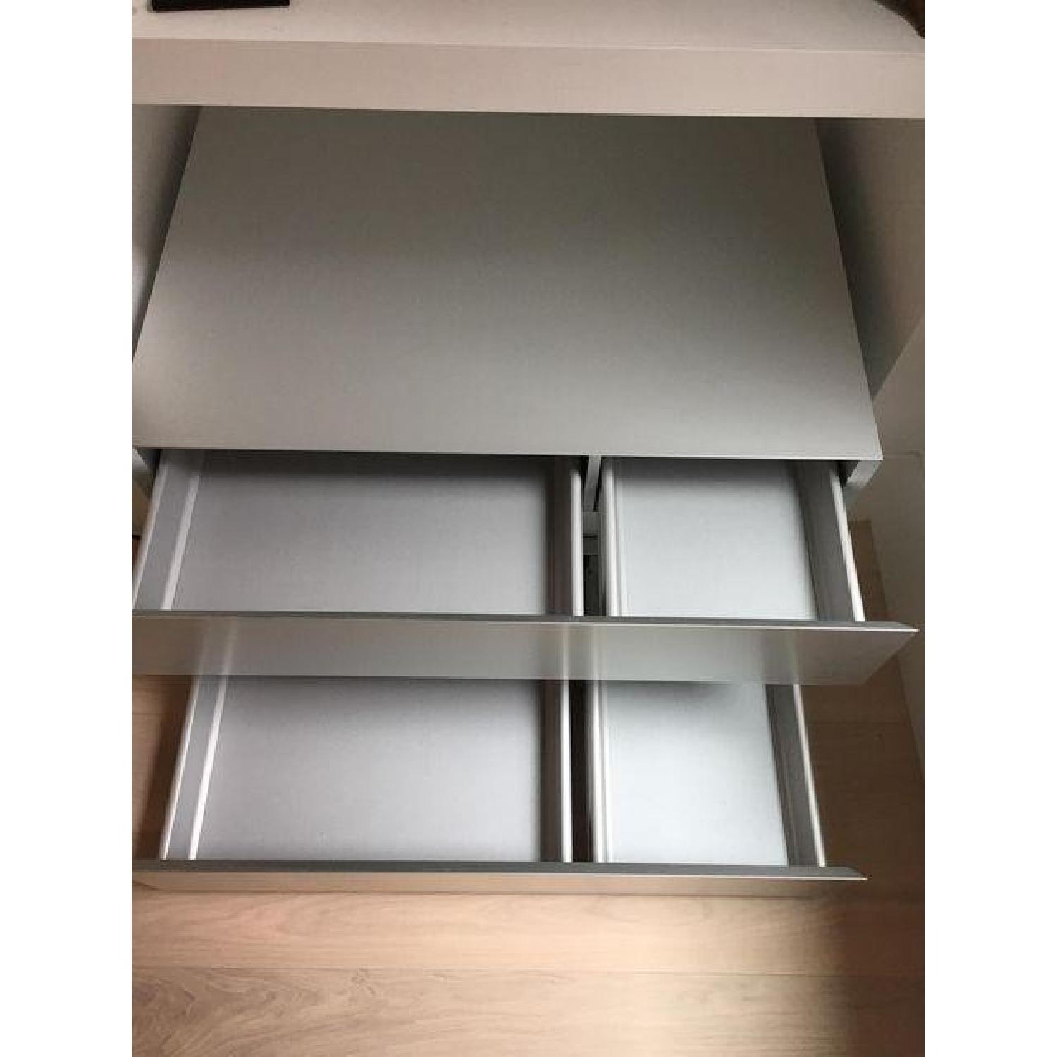Aluminum Media Storage - AptDeco