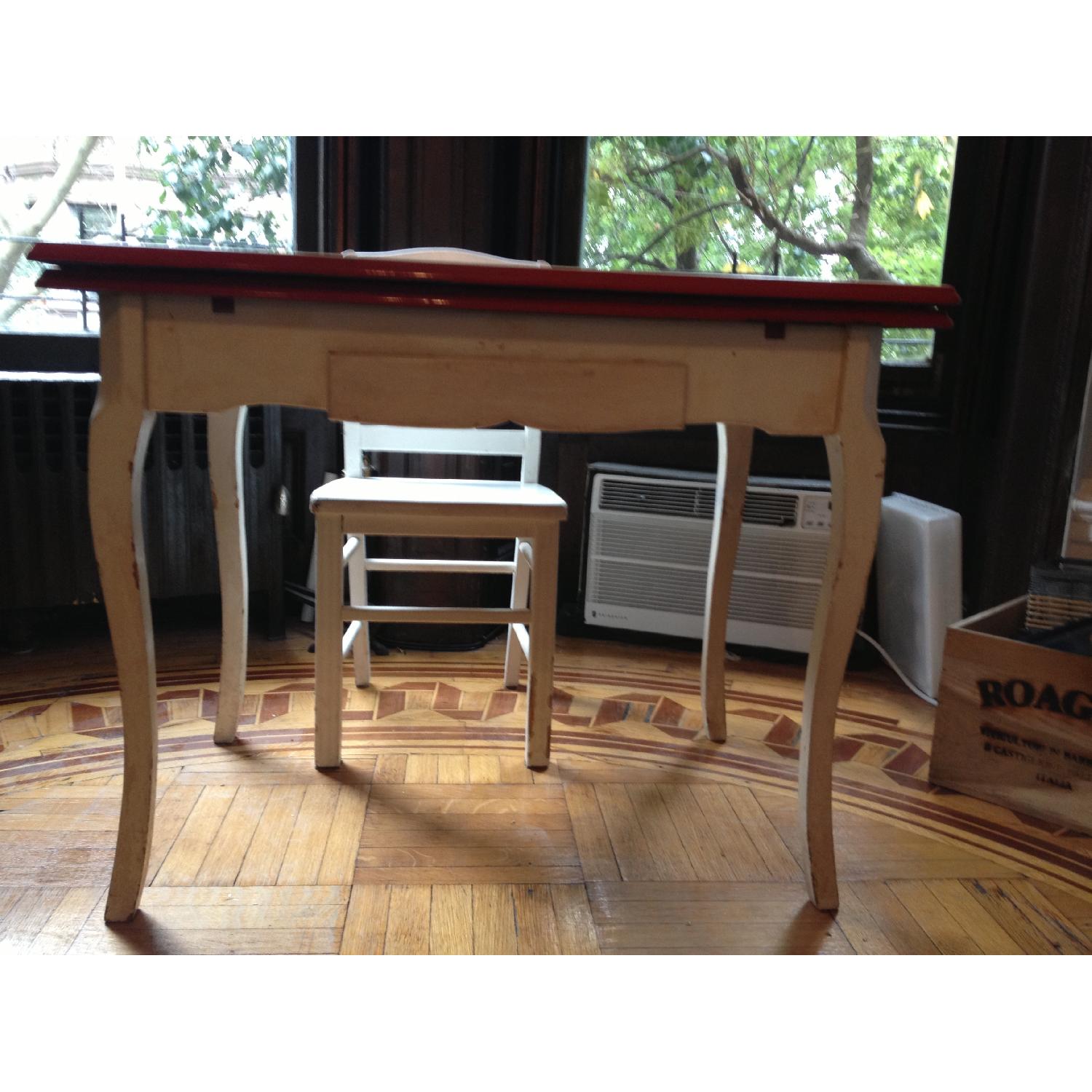 Vintage 1940's Table w/ 4 Chairs AptDeco