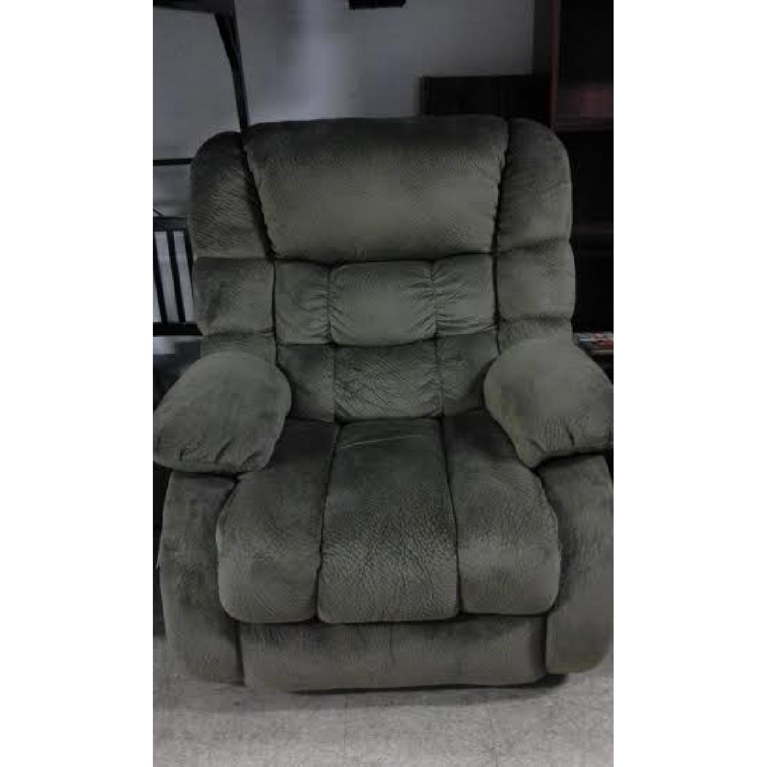 Ashley's Rocker Recliner - image-1