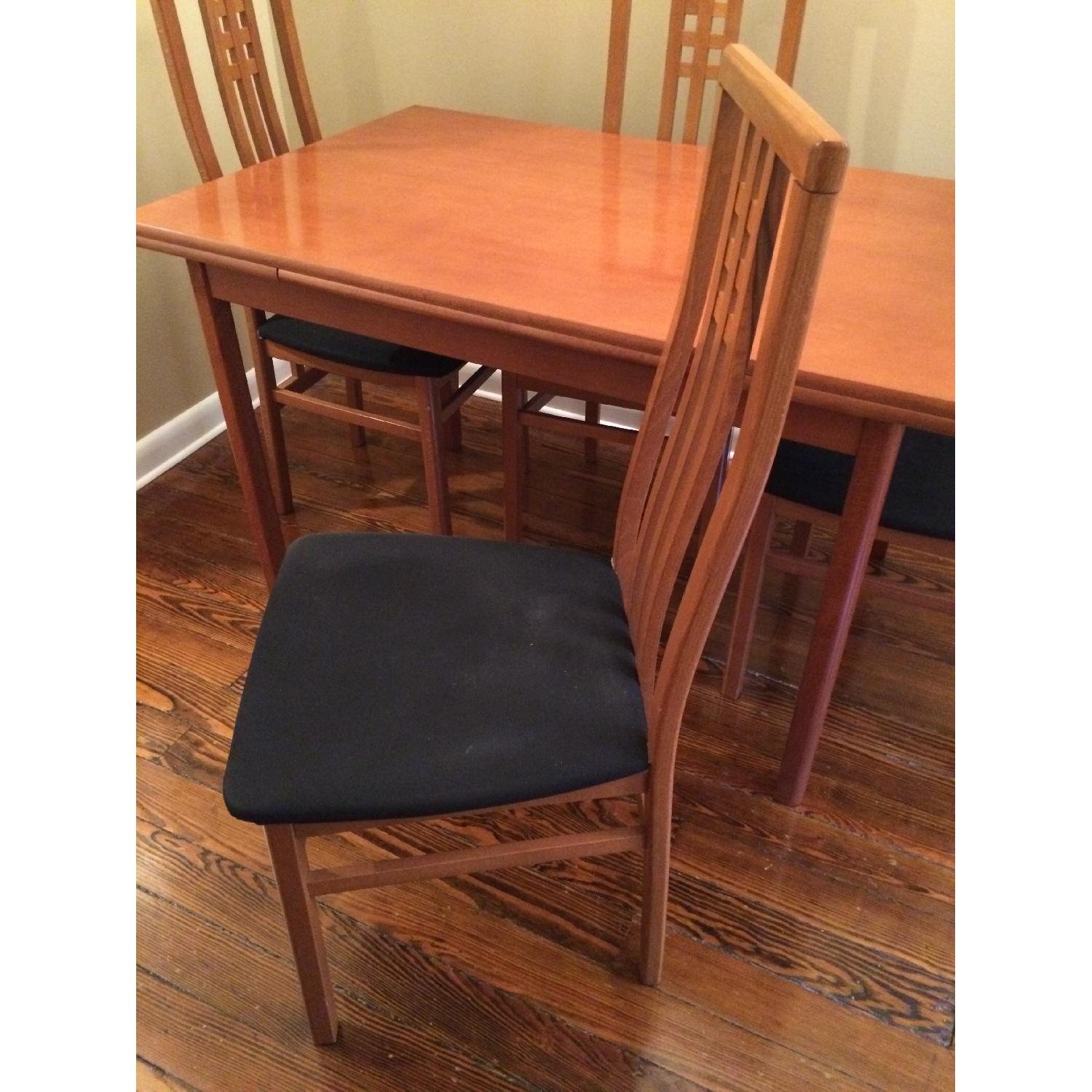 Jensen & Lewis Cherry Wood Dining Table w/ 4 Chairs - image-6