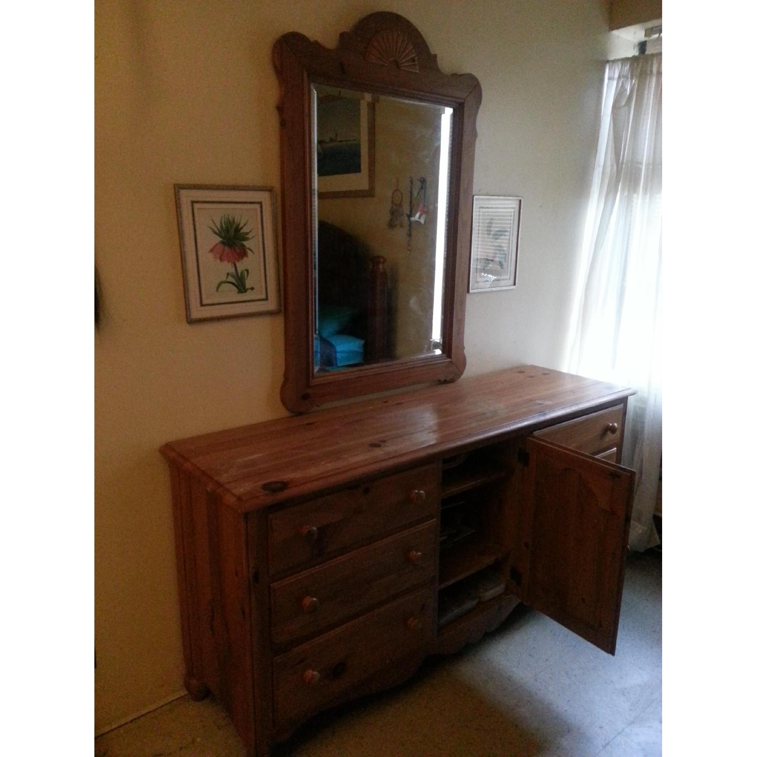 Ethan Allen 4 Piece Bedroom Set - image-1