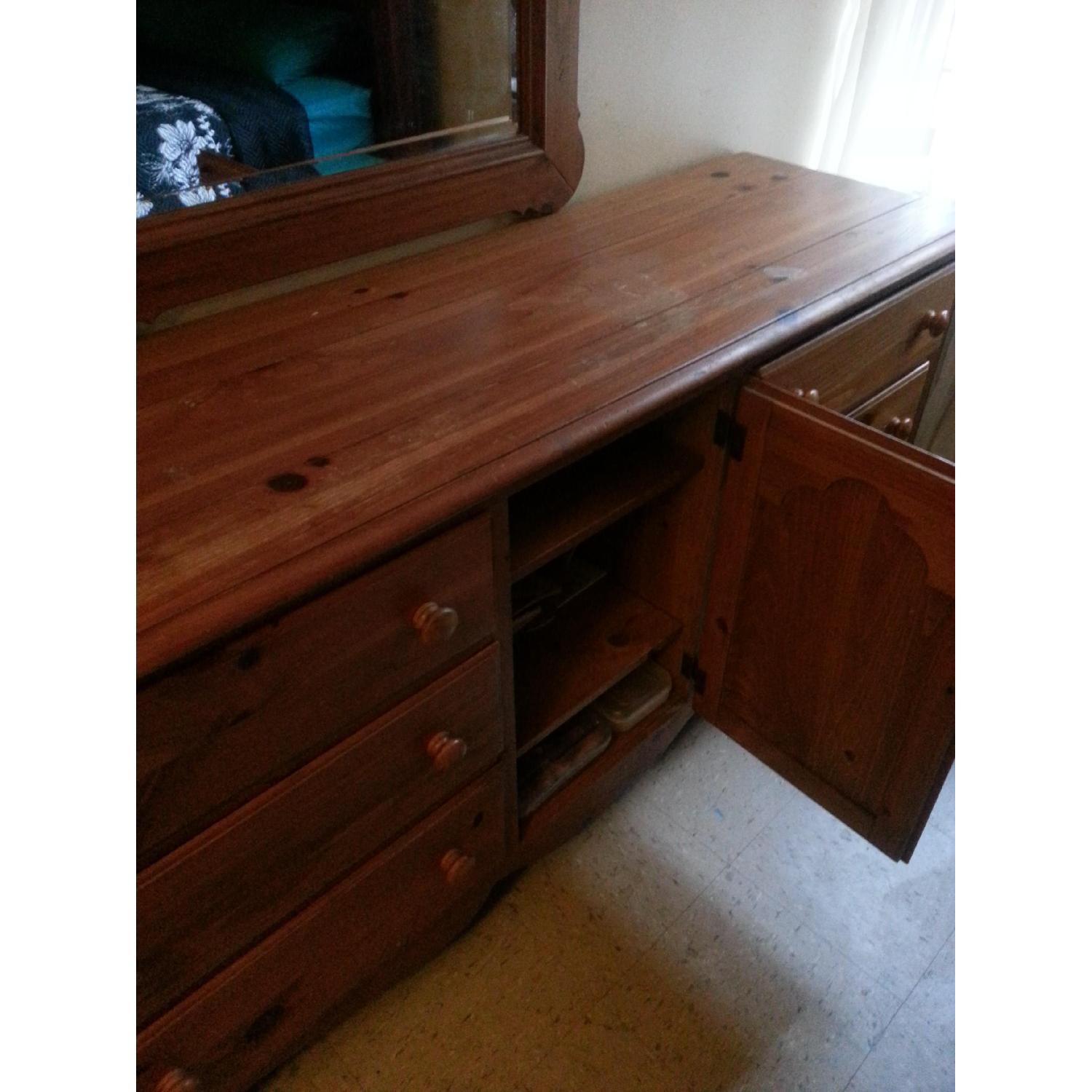 Ethan Allen 4 Piece Bedroom Set - image-2