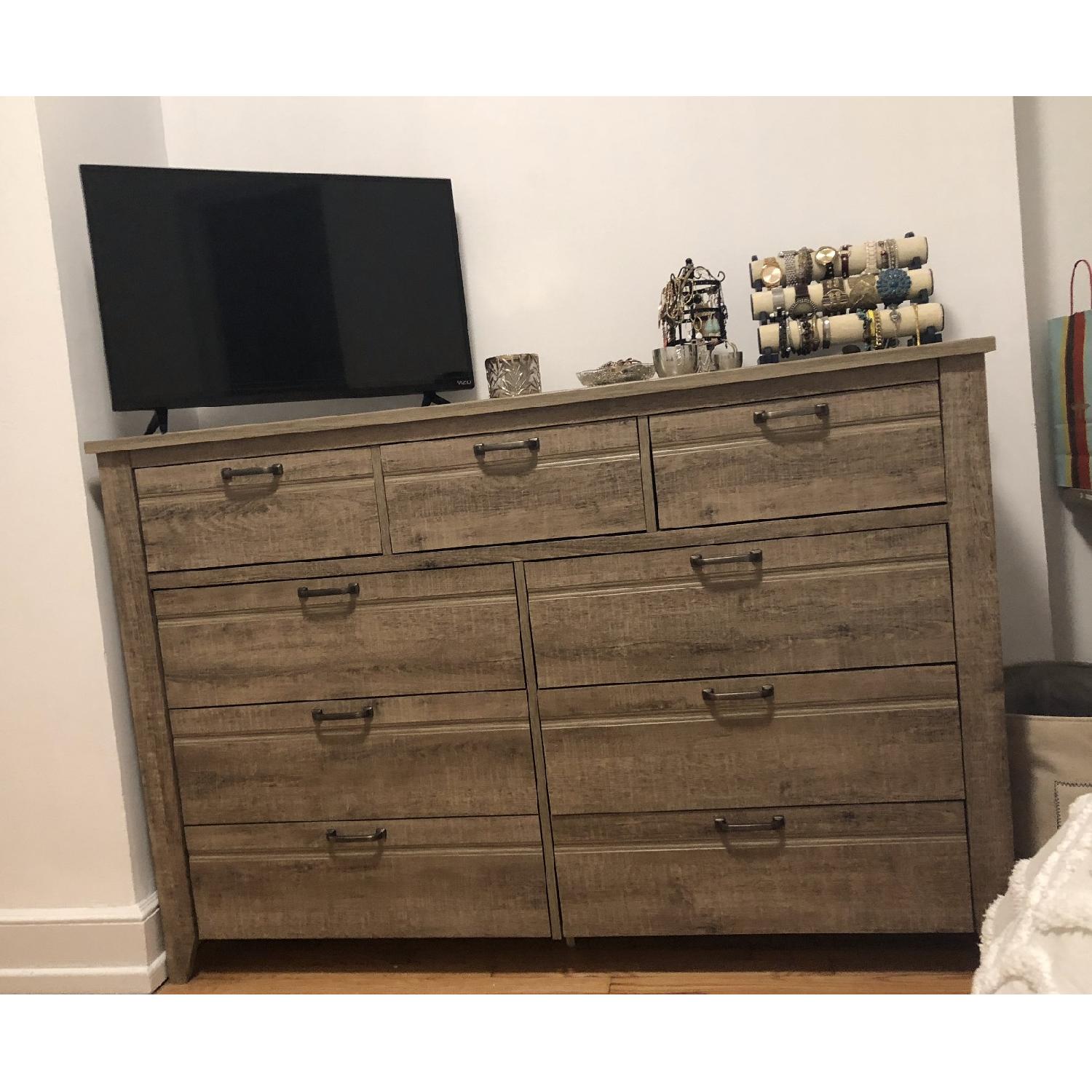 South Shore 9 Drawer Double Dresser in Weathered Oak - image-4