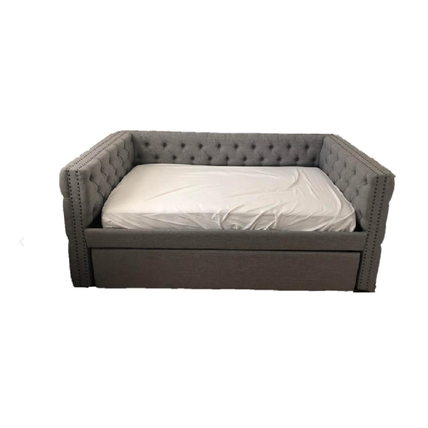 Knightsbridge Twin Tufted Nailhead Daybed w. Trundle - image-3