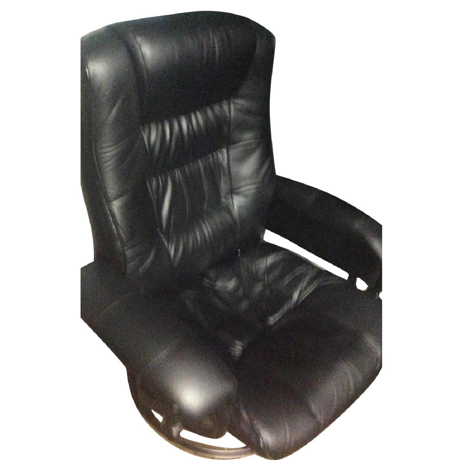 Stressless Mayfair Signature Base Leather Reclining Chair AptDeco