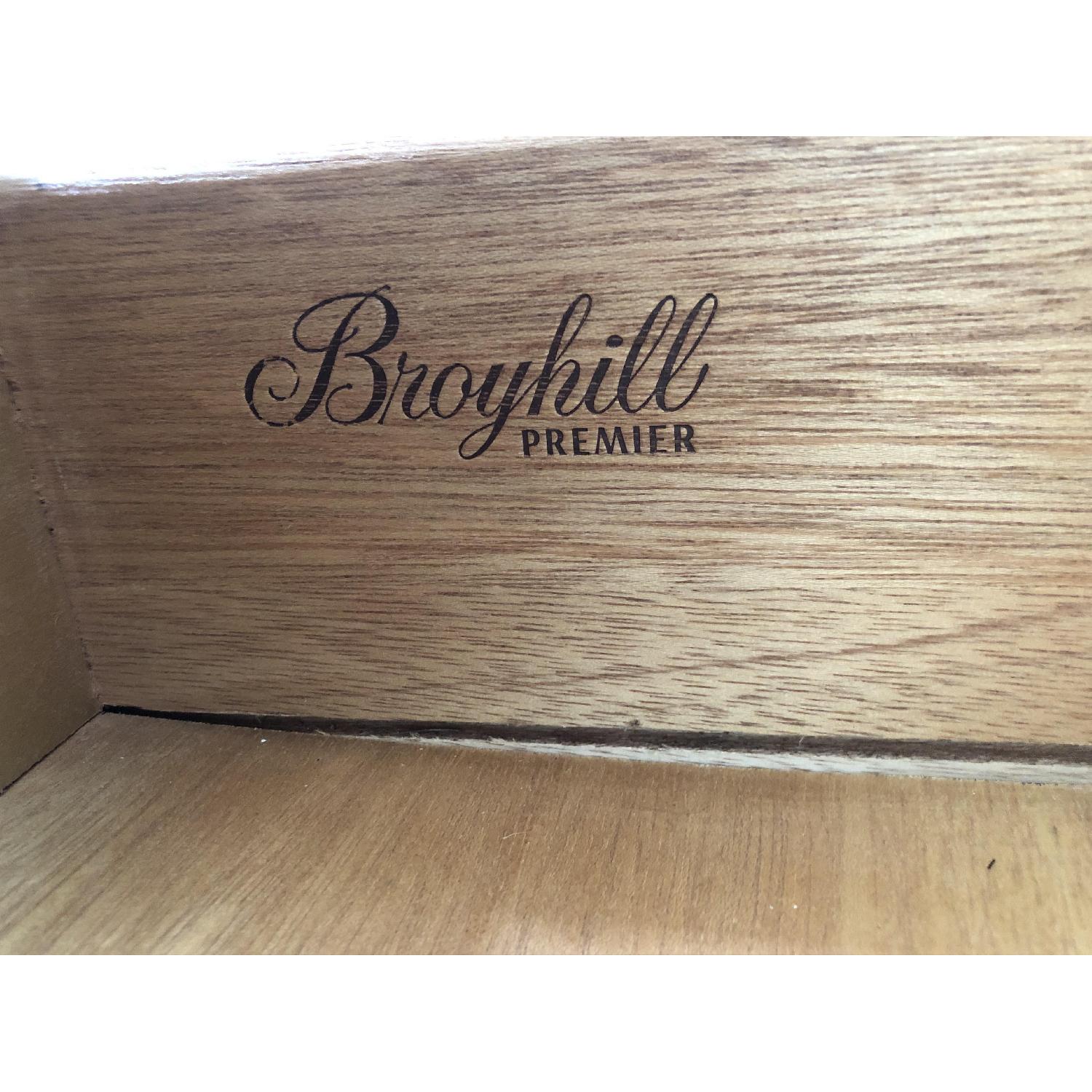 Broyhill Mid-Century Modern Dresser - image-4