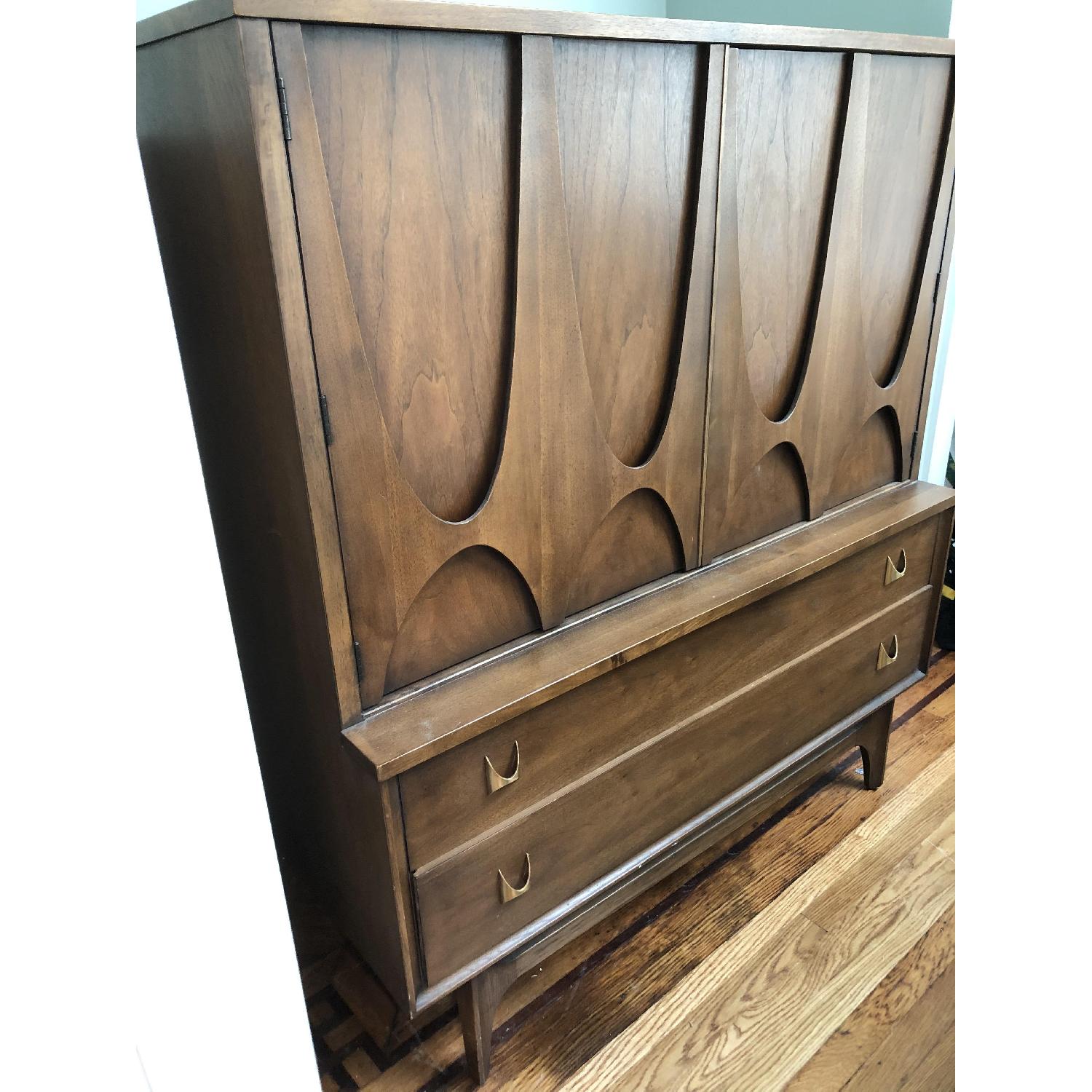 Broyhill Mid-Century Modern Dresser - image-5
