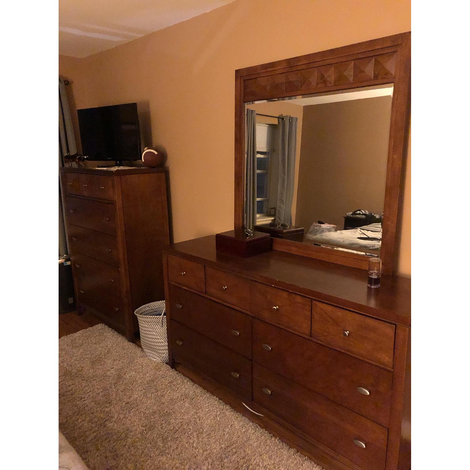 Raymour & Flanigan Shadow Dresser w/ Mirror - image-4