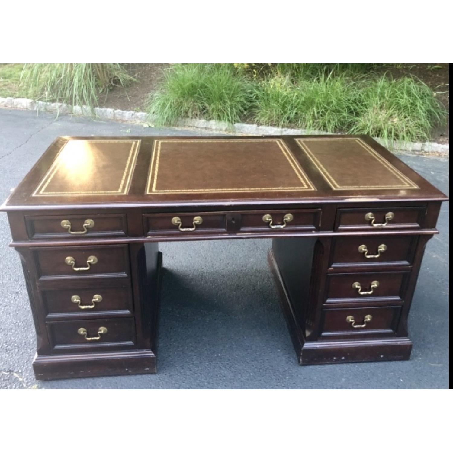 Hekman Kent Executive Desk w/ Leather Top - image-2