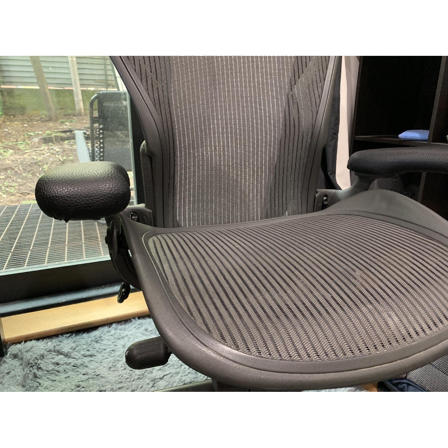 Herman Miller Aeron  Size B Medium Chair - image-2