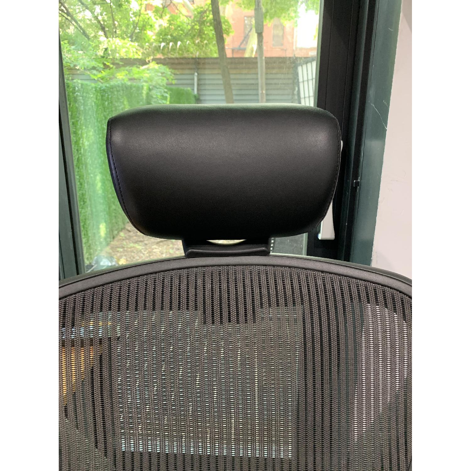 Herman Miller Aeron  Size B Medium Chair - image-5