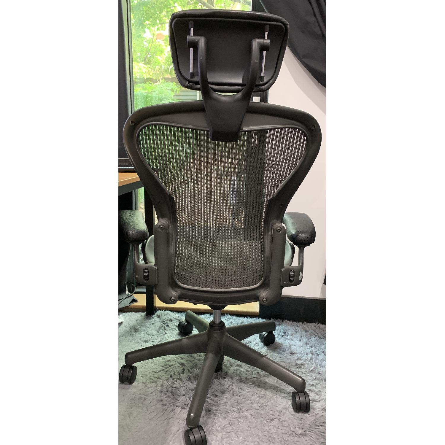 Herman Miller Aeron  Size B Medium Chair - image-8
