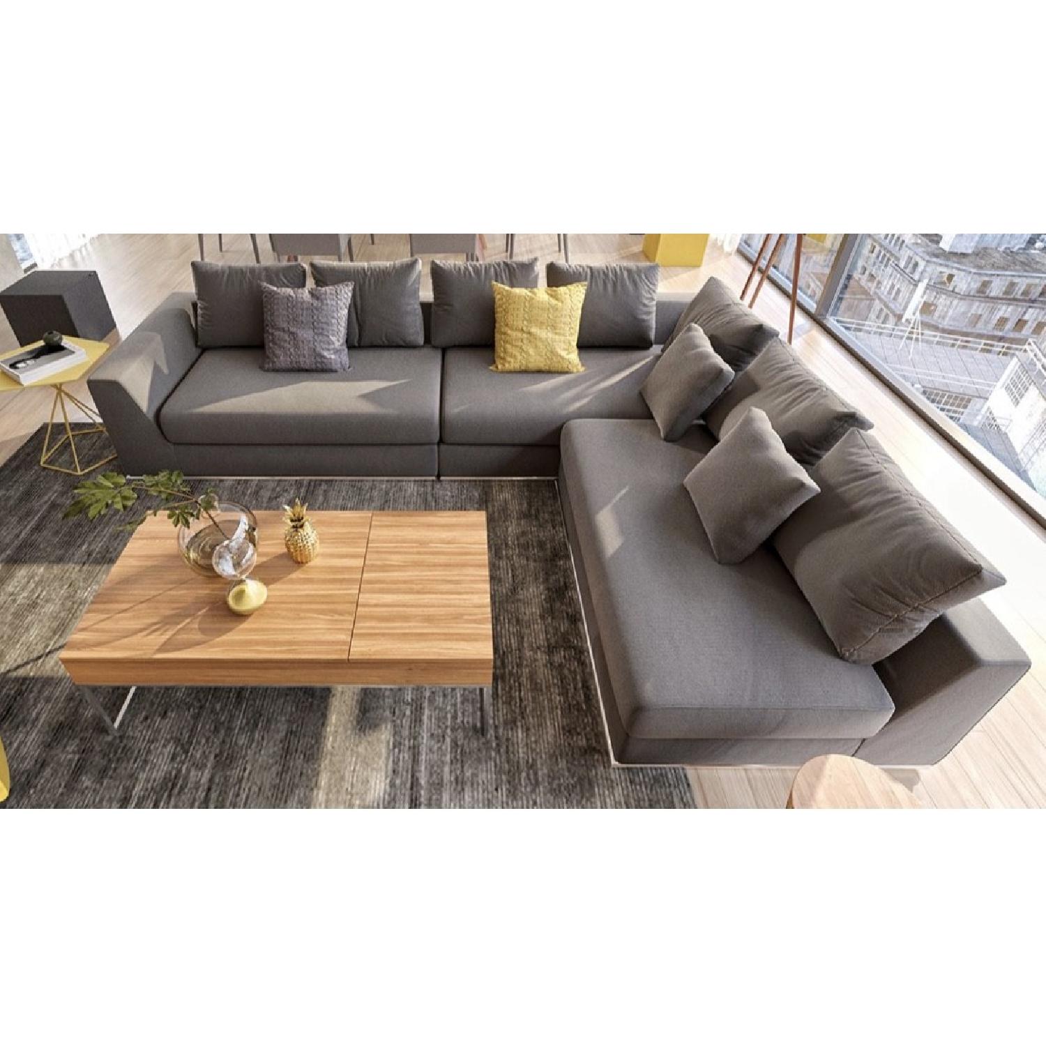Modani Giovani Sectional Sofa - image-1