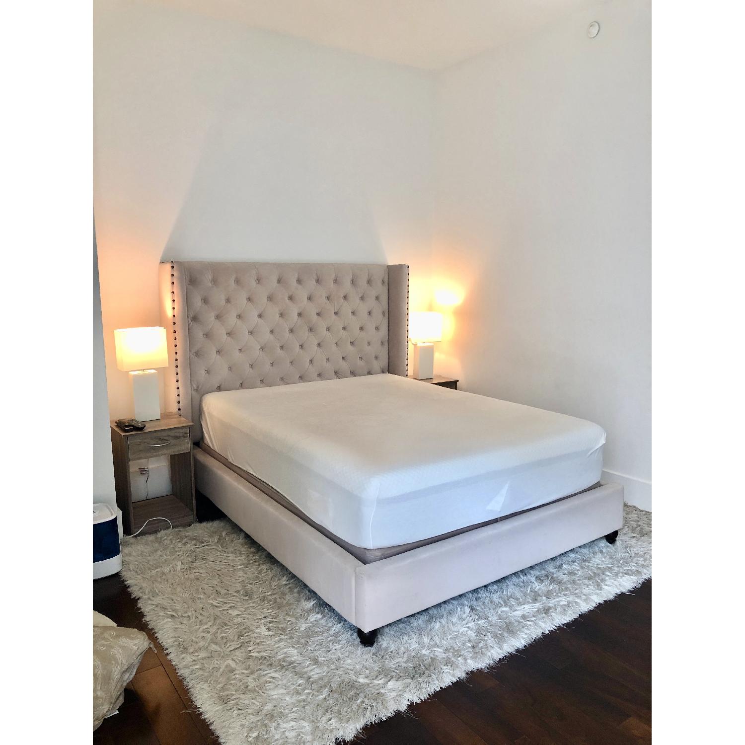 Z Gallerie Roberto Bed Queen in Bella Pearl - image-3