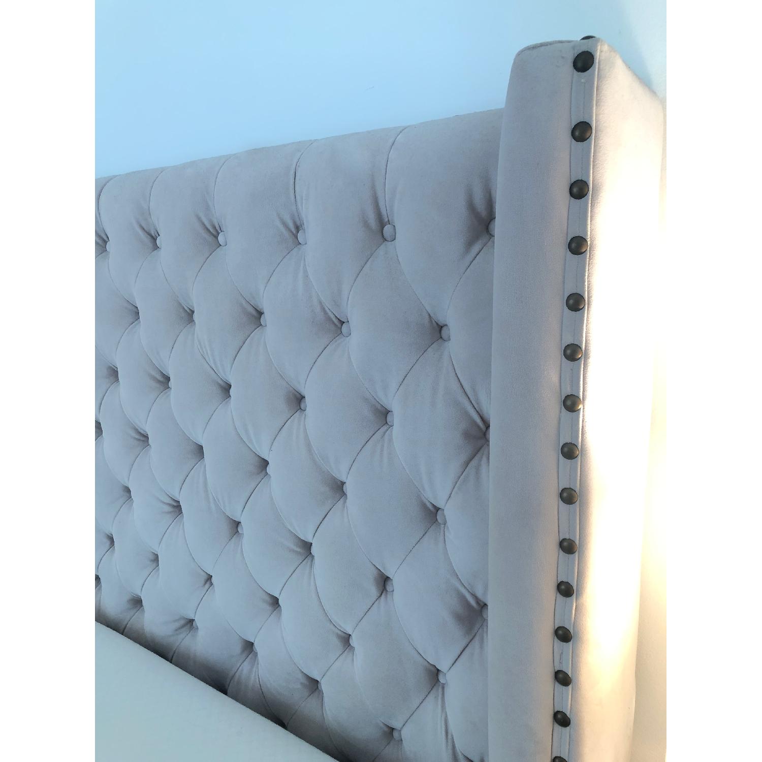 Z Gallerie Roberto Bed Queen in Bella Pearl - image-5