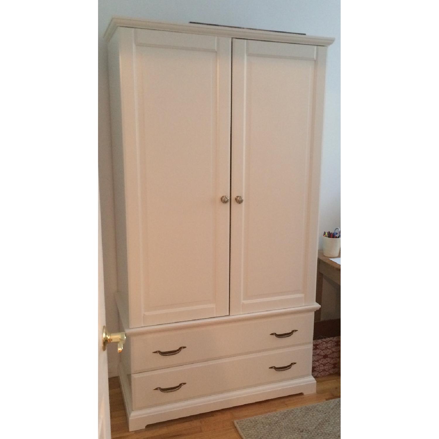 Bob's Wardrobe w/ 2 Drawers AptDeco