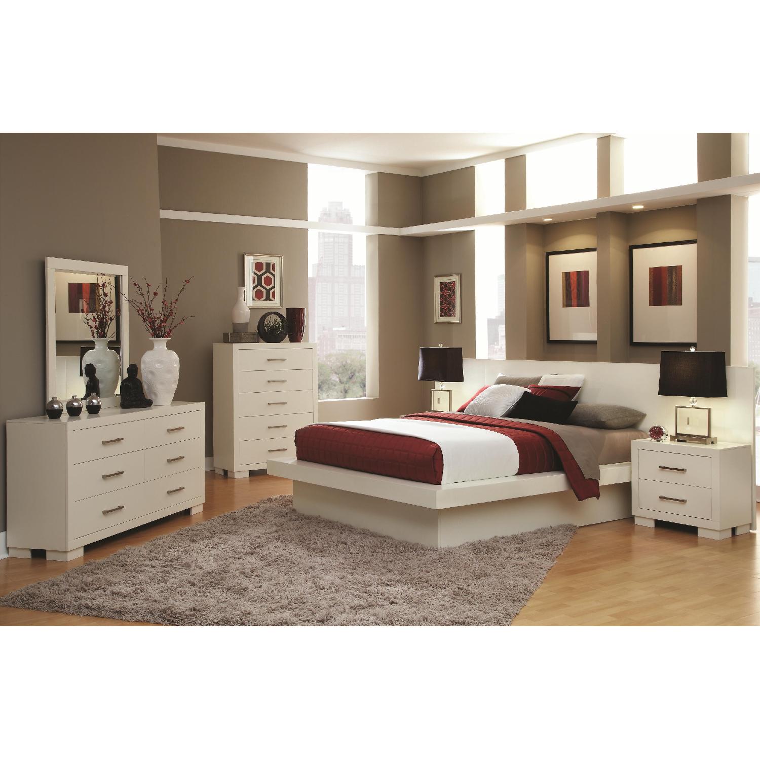 Contemporary Dresser w/ Dovetail & Full Extension Drawers in AptDeco