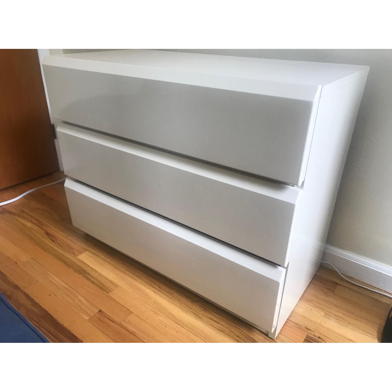 Lane Furniture Vintage Cream Lacquer Dresser - image-3