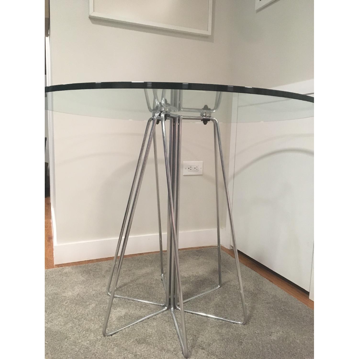 Knoll Glass Round Table AptDeco