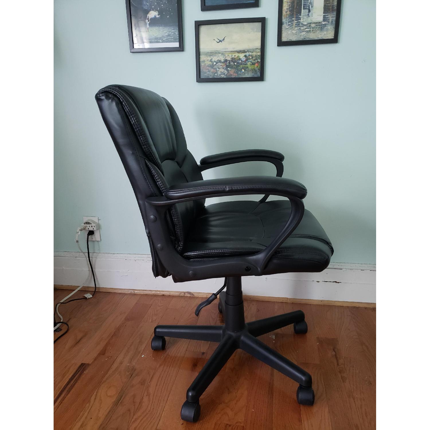 Black Leather Cushioned Rolling Chair w/ Arms - image-1