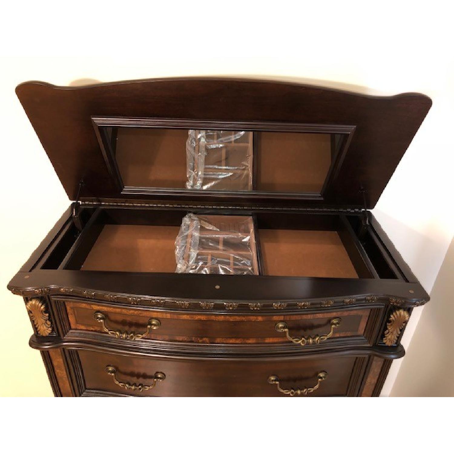 Bob's Grand Manor Lift-Top Chest - image-4