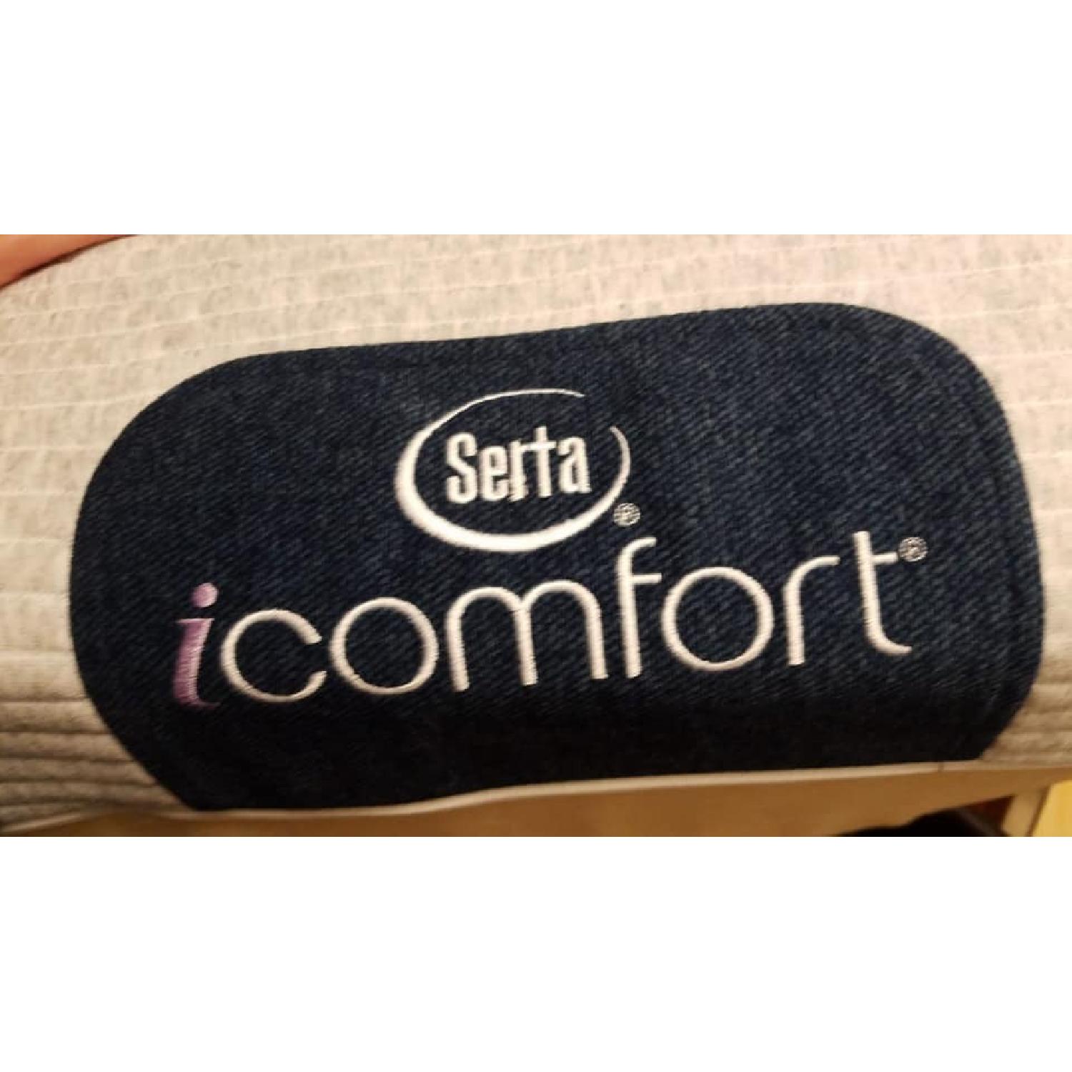 Raymour & Flanigan Leather DayBed w/ Trundle - image-2