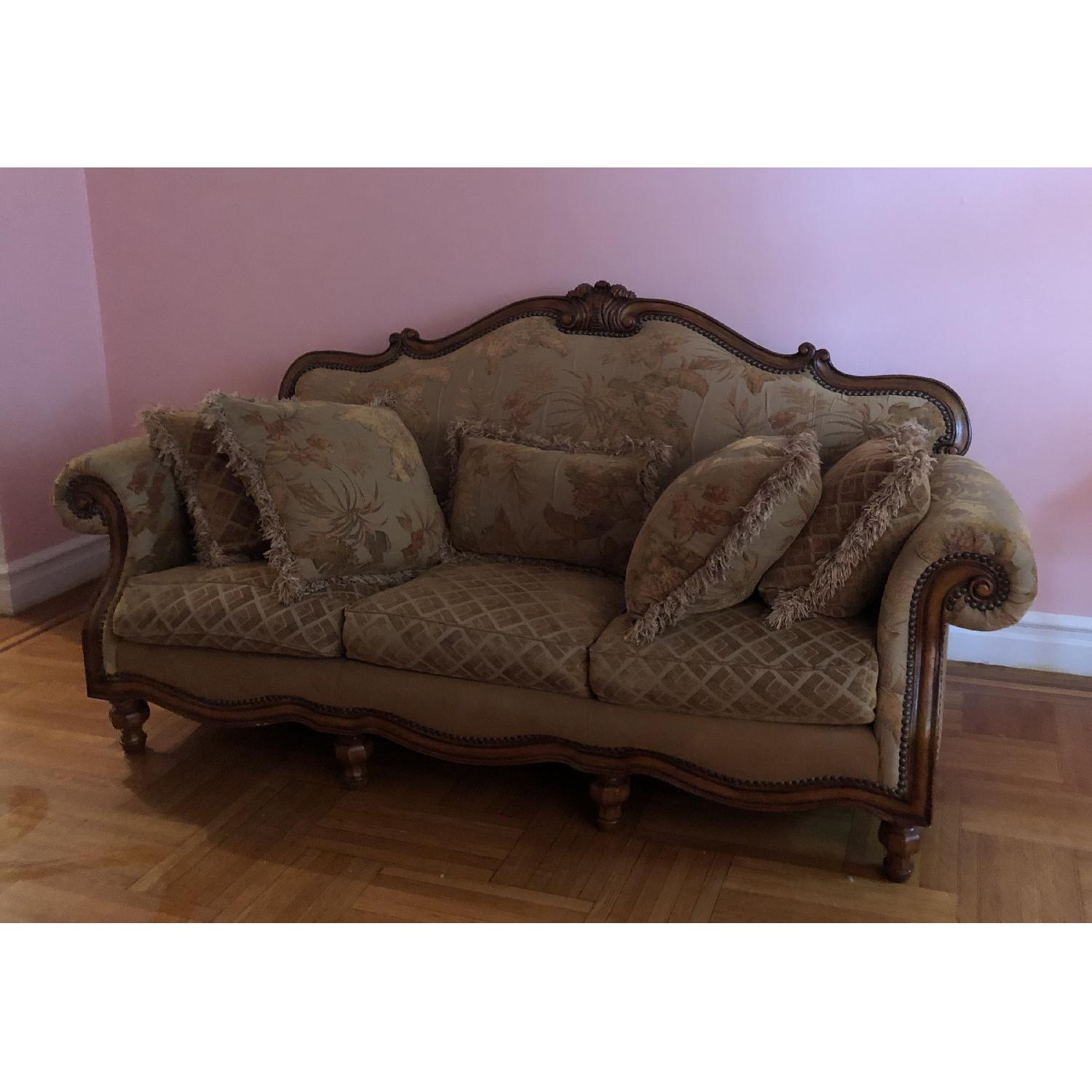 Thomasville Ernest Hemingway Pauline Sofa - image-1