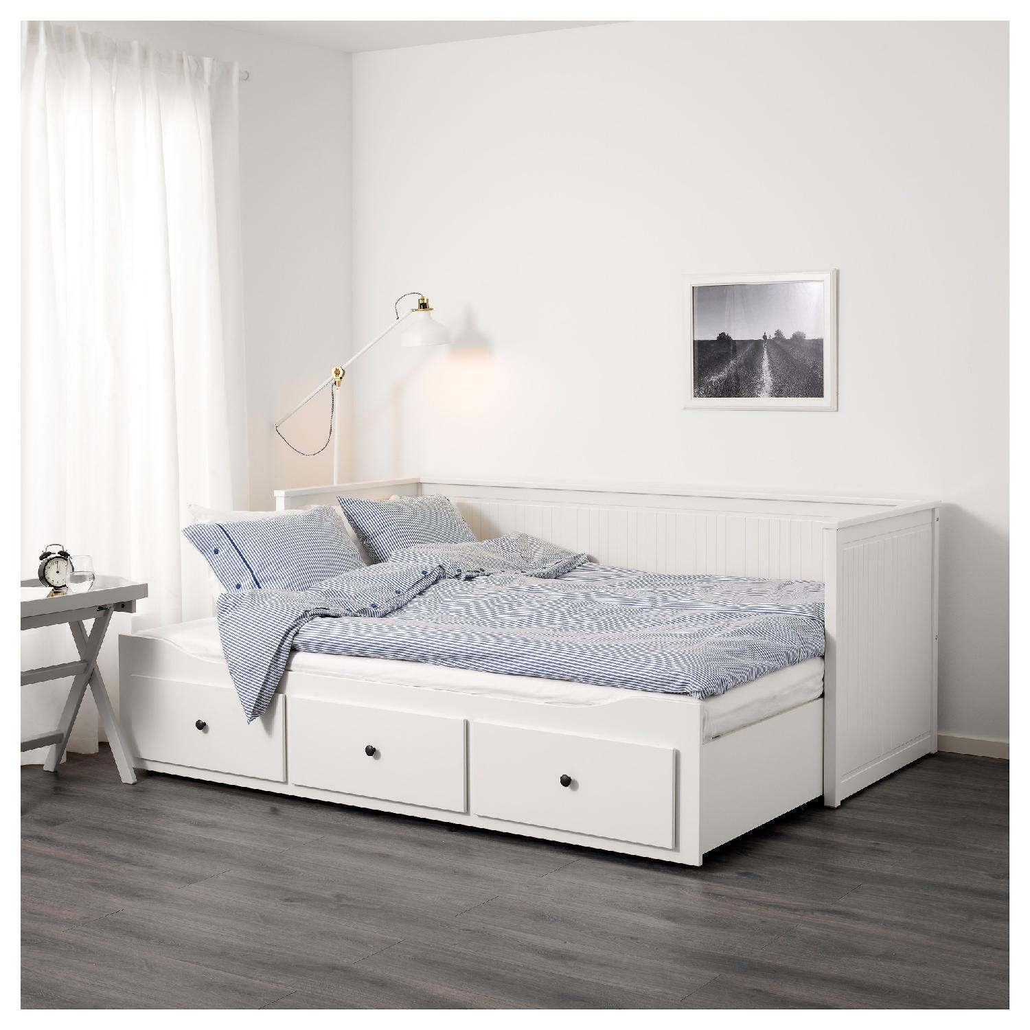Ikea Hemnes Daybed W 3 Drawers In White Aptdeco