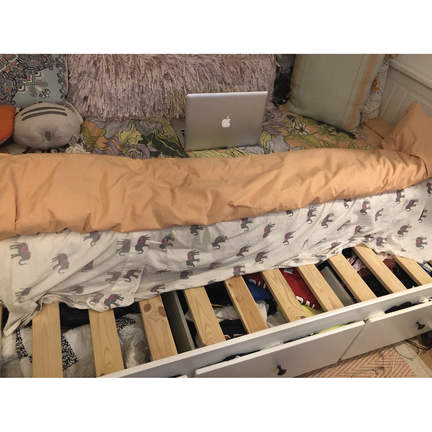Ikea Hemnes Daybed W 3 Drawers In White Aptdeco