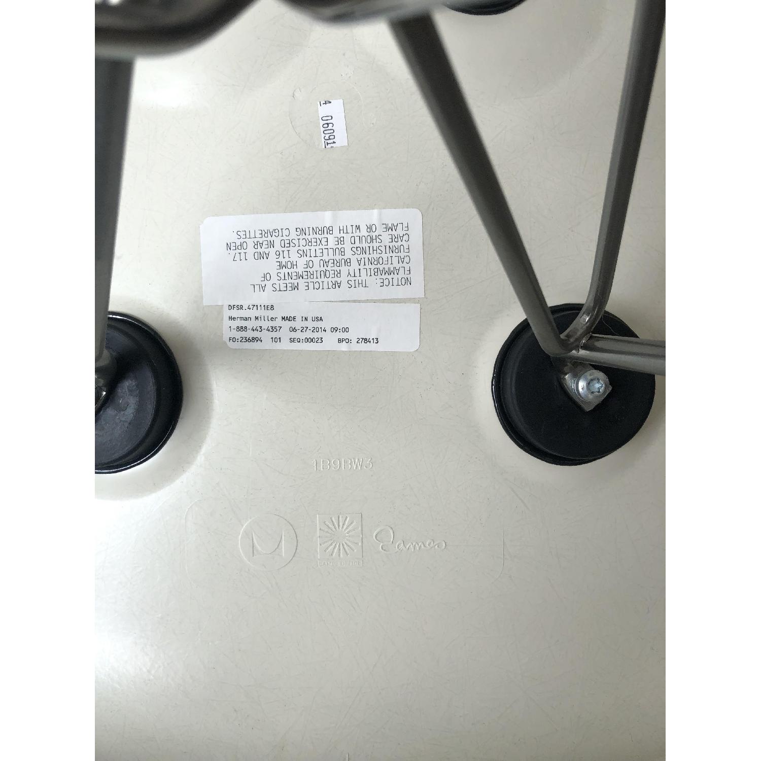 Eames Molded Fiberglass Wire-Base Side Chair - image-4