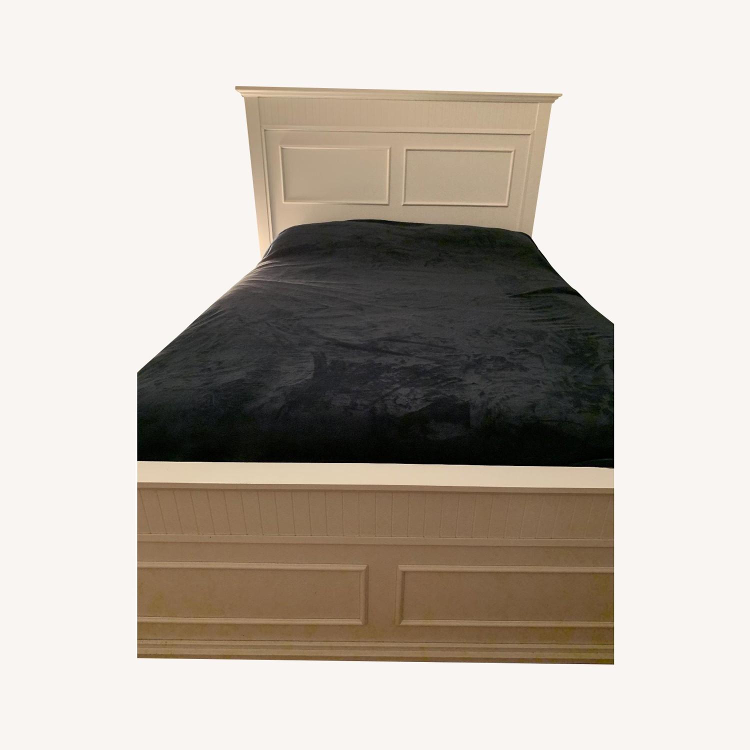 Bob's White Queen Bed Frame AptDeco