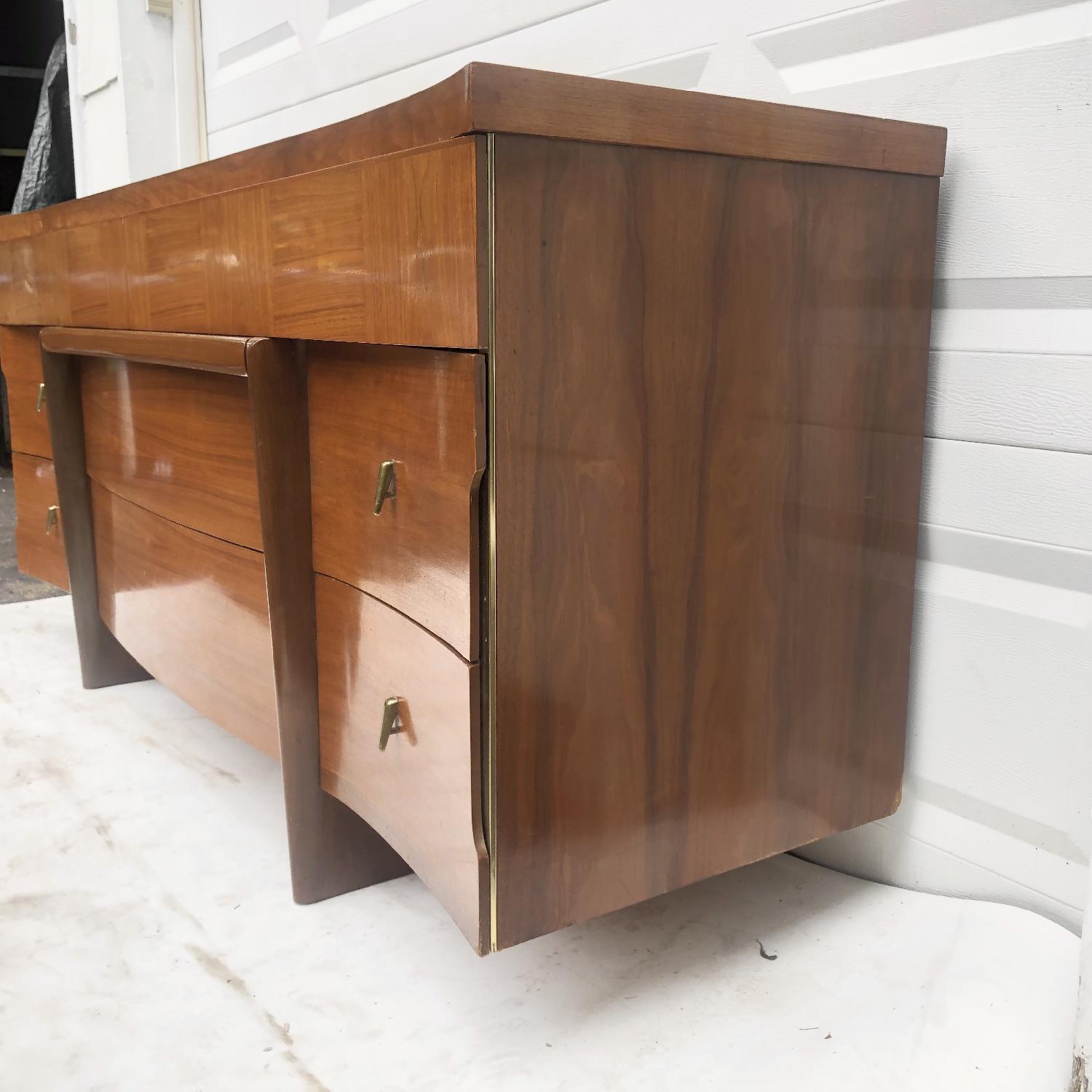 Mid-Century Modern Curved Front Dresser - image-4