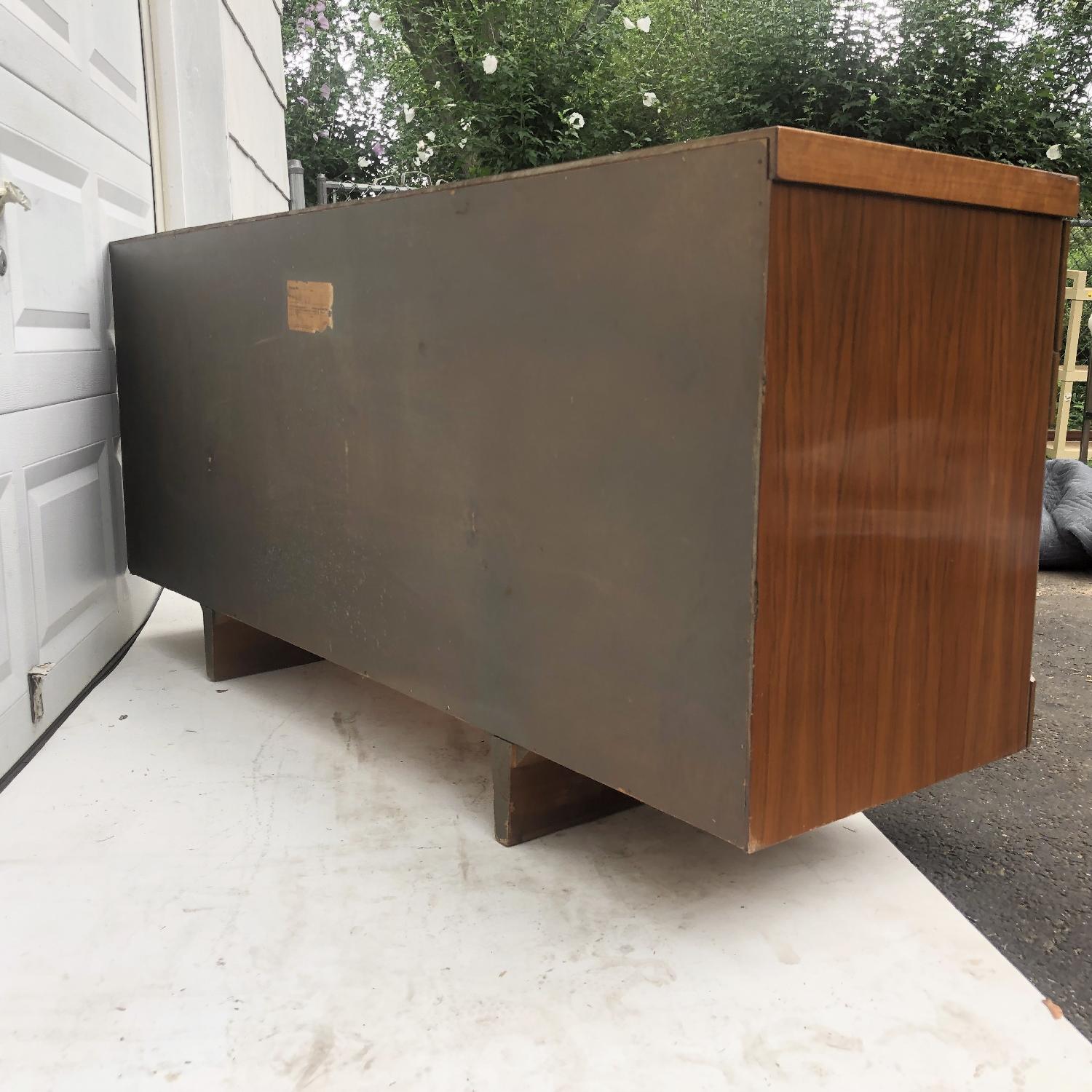 Mid-Century Modern Curved Front Dresser - image-6