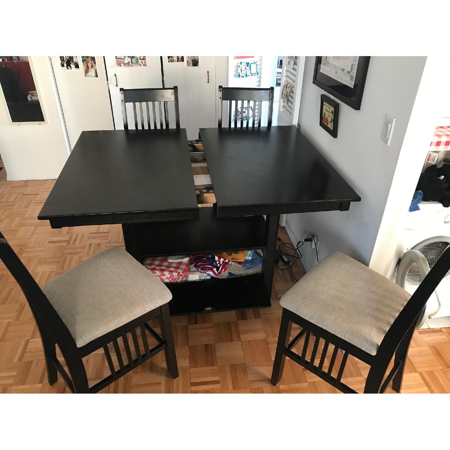Bob's Counter Height Table w/ 6 Stools AptDeco