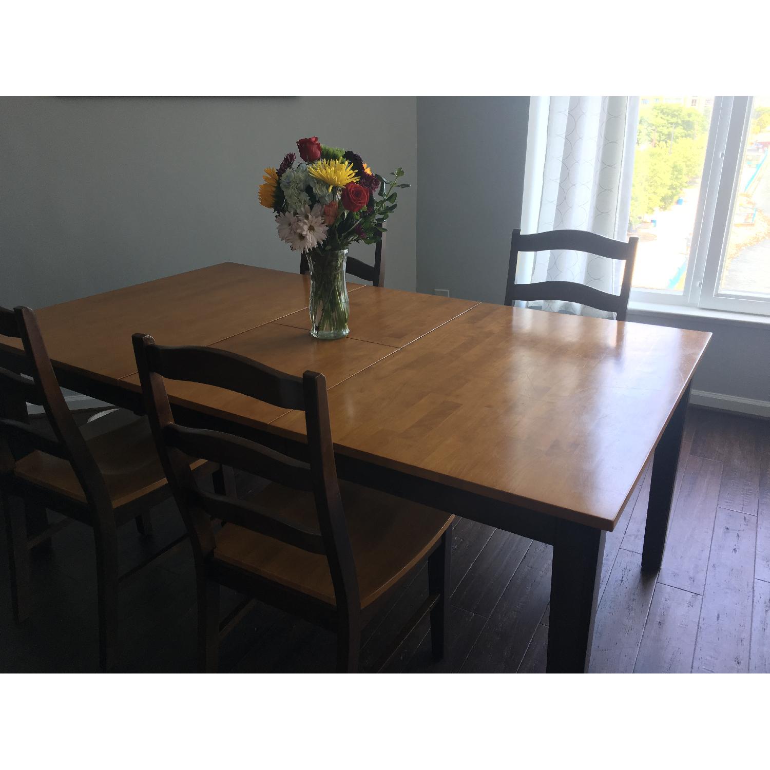 Multi Tone Expandable Wood Dining Table w/ 4 Chairs - AptDeco