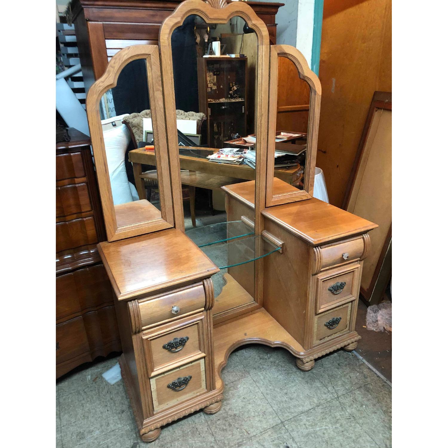 Lexington Furniture Vanity Table/Dresser - image-7